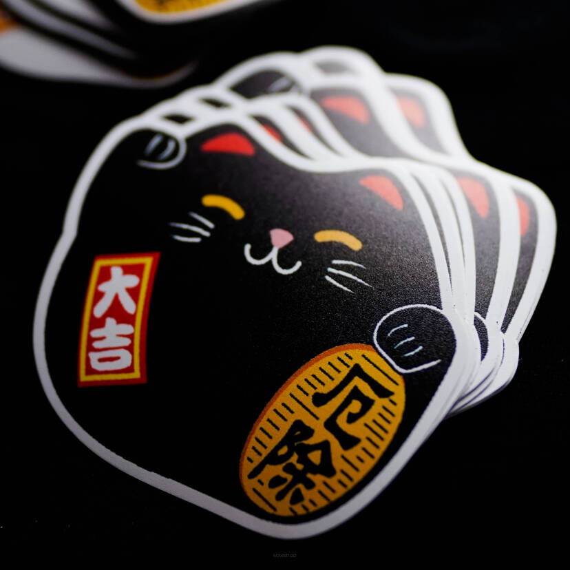 MANEKI CAT